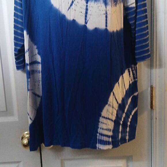 Thomas & Olivia royal blue and white tie dye tunic with rhinestones Sz 2X - Picture 2 of 7
